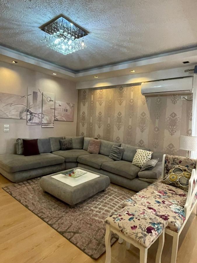 Apartment 3 Bedroom *